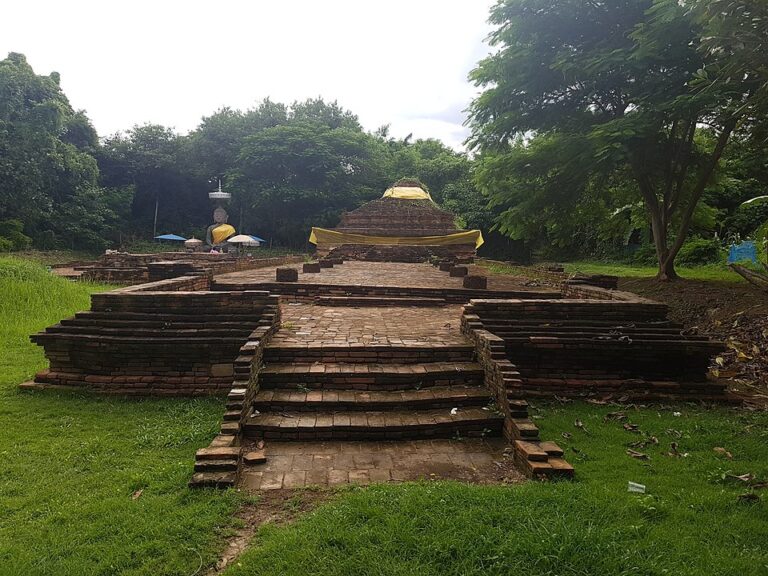 Wat Khao Law