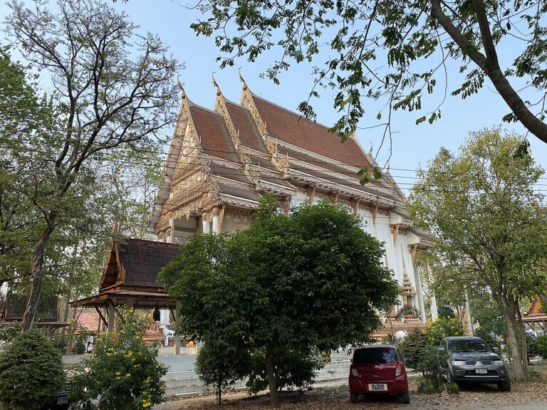 Wat Nuea