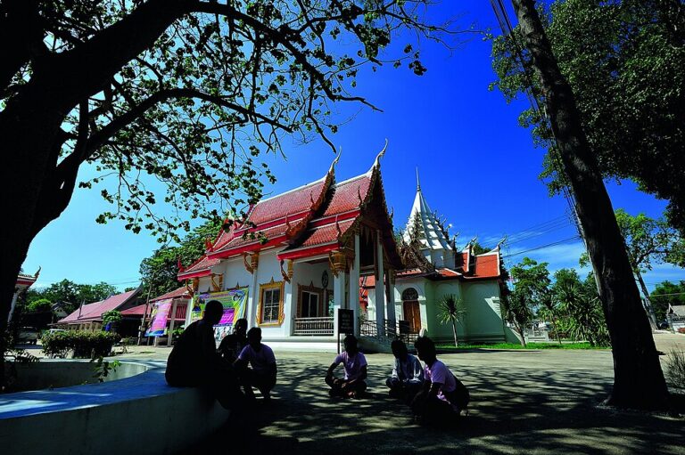 Wat Pak Khlong Makham Thao