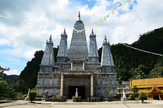 Wat Khao Luk Chang